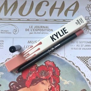 Brand new Kylie Cosmetics Lip Liner in Candy K